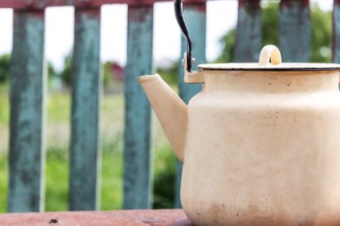 Eski vintage demir su ısıtıcısı