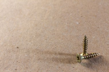 ahşap vida portre montajı