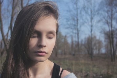 doğa genç bir kız portresi