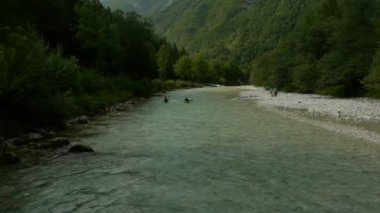 Hava: arkasında yukarıdaki iki kişi kayık üzerinde izleme