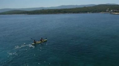 Hava deniz kayaklarının görünümünü gelen koyunda