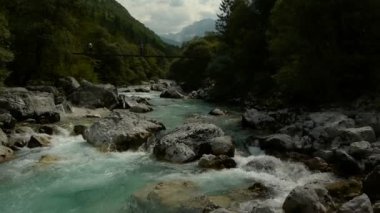 Asma köprü geçiş motorcu