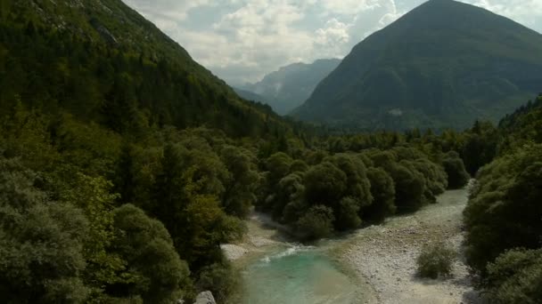 Perspectiva aérea del valle del río Soca — Vídeo de stock