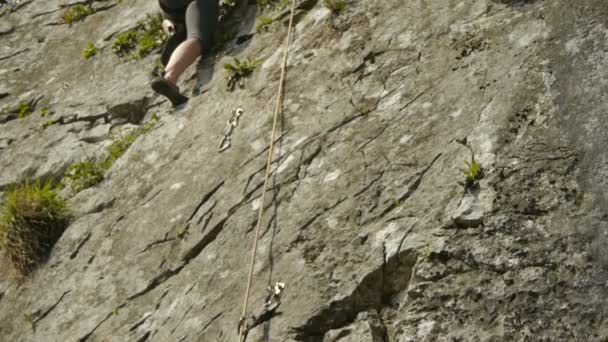 Close up Escalada feminina — Vídeo de Stock