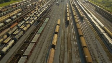 Yük treni depo arka havadan görünümü