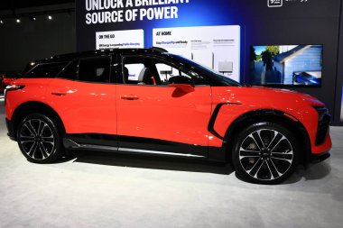 2027 Chevrolet Bolt RS, 2025 Los Angeles Otomobil Fuarı. Los Angeles Otomobil Fuarı Kuzey Amerika 'daki en büyük otomobil fuarlarından biridir.