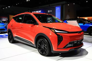2027 Chevrolet Bolt RS, 2025 Los Angeles Otomobil Fuarı. Los Angeles Otomobil Fuarı Kuzey Amerika 'daki en büyük otomobil fuarlarından biridir.