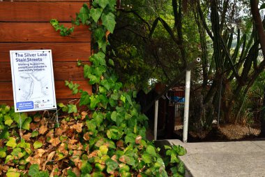 Los Angeles, Kaliforniya - 12 Kasım 2025: Micheltorena Merdivenleri, Los Angeles Micheltorena Caddesi 'ndeki Silver Lake mahallesindeki açık merdiven