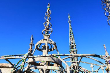 Los Angeles, Kaliforniya - 6 Aralık 2025: Simon Rodia Eyalet Tarihi Parkı 'nda bulunan mimari yapılar Simon Rodia tarafından WATTS TowERS' in ayrıntıları