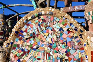 Los Angeles, Kaliforniya - 6 Aralık 2025: Simon Rodia Eyalet Tarihi Parkı 'nda bulunan mimari yapılar Simon Rodia tarafından WATTS TowERS' in ayrıntıları