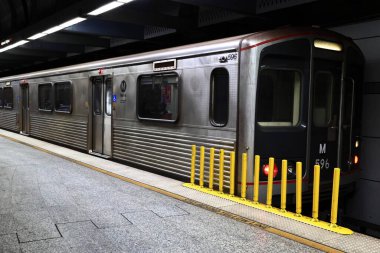 Los Angeles, Kaliforniya - 4 Kasım 2025 Los Angeles Metro Tren İstasyonu B Hattı