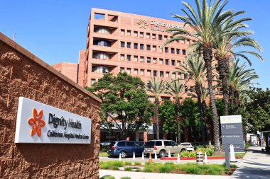 Los Angeles, Kaliforniya - 4 Kasım 2025: Onur Sağlığı - Kaliforniya Hastane Tıp Merkezi 1401 S Grand Ave 'de yer almaktadır.