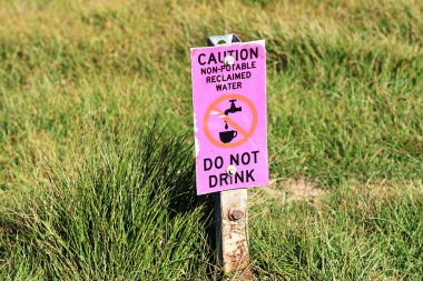 Dikkat İçilmeyen Su - İçilmez tabelası