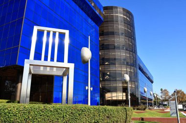 Batı Hollywood, California - 12 Aralık 2025: Pasifik Tasarım Merkezi 'nin dış görünümü, Batı Hollywood' daki ikonik mimari kompleksi