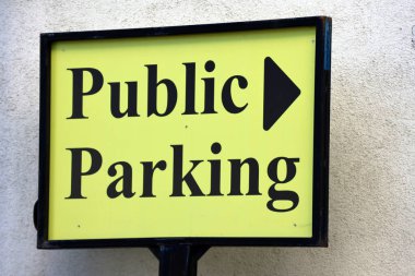 Halka açık park yeri tabelası