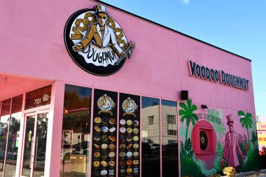 Los Angeles, California - 12 Aralık 2025: Voodoo Çöreği, sihir 7101 Melrose Bulvarı 'ndaki delikte.