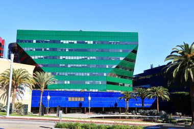 Batı Hollywood, Kaliforniya - 23 Kasım 2025: Pasifik Tasarım Merkezi 'nin dış görünümü, Batı Hollywood' daki ikonik mimari kompleksi