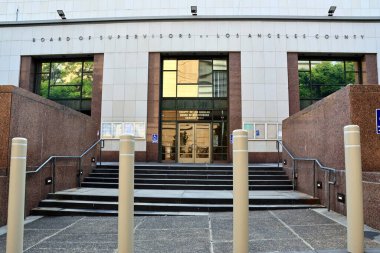 Los Angeles, Kaliforniya - 30 Kasım 2025: Kenneth Hahn İdari Salonu, Los Angeles 'ta 500 W. Temple Caddesi' nde bulunan hükümet binası.