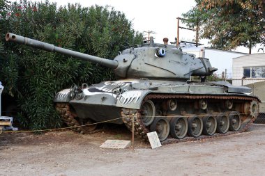 Güney El Monte, Kaliforniya - 11 Kasım 2025: Tankland, Amerikan Askeri Müzesi. Tarihi tanklar, zırhlı araçlar, topçular ve diğer askeri teçhizatlarla açık hava sergisi