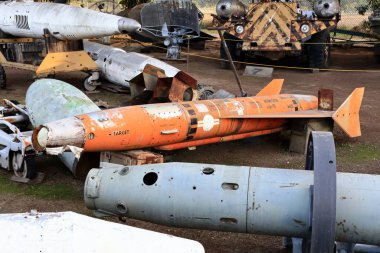 Güney El Monte, Kaliforniya - 11 Kasım 2025: Tankland, Amerikan Askeri Müzesi. Tarihi tanklar, zırhlı araçlar, topçular ve diğer askeri teçhizatlarla açık hava sergisi