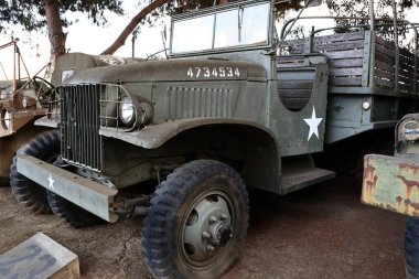 Güney El Monte, Kaliforniya - 11 Kasım 2025: Tankland, Amerikan Askeri Müzesi. Tarihi tanklar, zırhlı araçlar, topçular ve diğer askeri teçhizatlarla açık hava sergisi