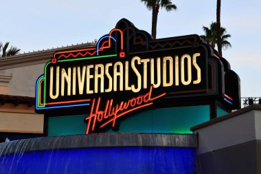 Los Angeles, California - 5 Kasım 2025: Iconic Universal Studios Hollywood tabelası