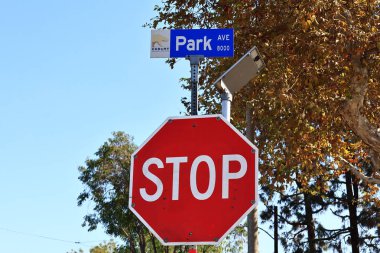 Cudahy, California - 8 Kasım 2025: Cudahy şehrinde Park Avenue sokak tabelası