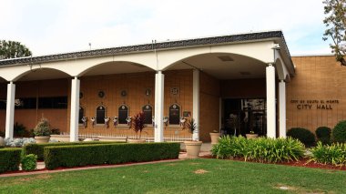 Güney El Monte, Kaliforniya - 11 Kasım 2025: Güney El Monte Belediye Binası 1415 Santa Anita Caddesi, belediye binası