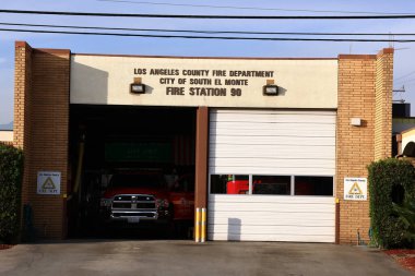 Güney El Monte, Kaliforniya - 11 Kasım 2025 Los Angeles İtfaiye Departmanı, İtfaiye 90, Güney El Monte Şehri, Belediye Acil Servis Binası
