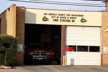 Güney El Monte, Kaliforniya - 11 Kasım 2025 Los Angeles İtfaiye Departmanı, İtfaiye 90, Güney El Monte Şehri, Belediye Acil Servis Binası