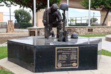 Güney El Monte, California - 11 Kasım 2025: El Monte Gaziler Anıt Parkı, Santa Anita Bulvarı ve Valley Bulvarı 'nın kesiştiği yerde Amerikan askerlerini onurlandırdı.