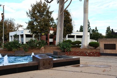 Santa Fe Springs, Kaliforniya - 22 Kasım 2025: Santa Fe Springs 'te ABD ordusunda görev yapmış olan gazi fıskiyesi üyeleri onurlandırıldı