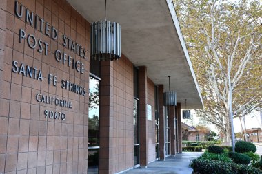 Santa Fe Springs, Kaliforniya - 22 Kasım 2025: ABD Posta Ofisi Santa Fe Springs 11760 Telegraph Road