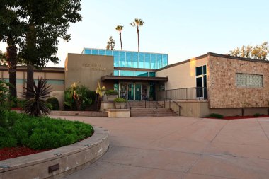 Pico Rivera, California - 6 Aralık 2025: Pico Rivera Belediye Binası 6615 Passons Bulvarı, belediye binası