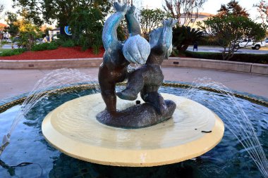 Pico Rivera, California - 6 Aralık 2025: Pico Rivera Belediye Binası dışında Armando Baeza 'nın 