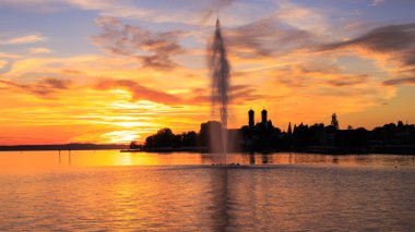 Günbatımı Friedrichshafen, Konstanz Gölü üzerinde
