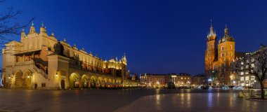 Krakow Main Market Square geceleri