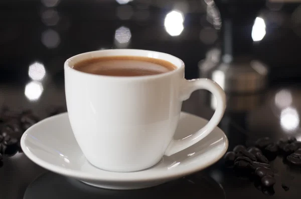 Espresso Strzał Ziaren Kawy Światła Tle — Zdjęcie stockowe