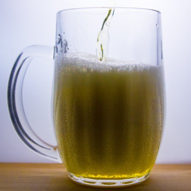  light bira dökmek ile kupa