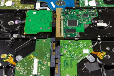 birden çok sabit disk sürücüsü yalan kapatın