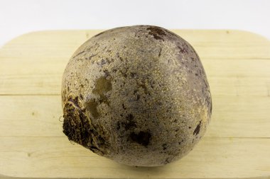 Masanın üstünde organik sebze