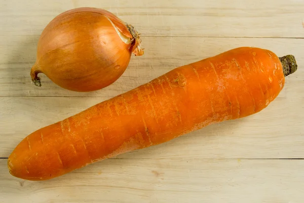 Biologische groenten op het Bureau — Stockfoto