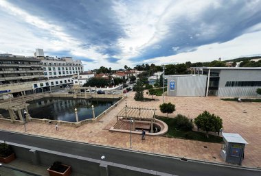 Tarragona, İspanya - 9 Eylül 2024: Tarragona 'daki termal kaplıca oteli