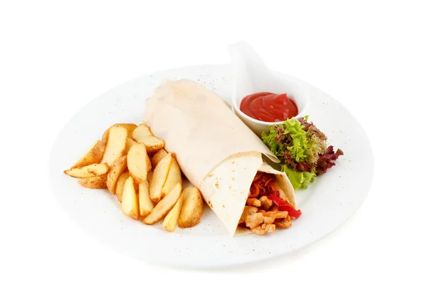 Beyaz arka plan üzerinde börek