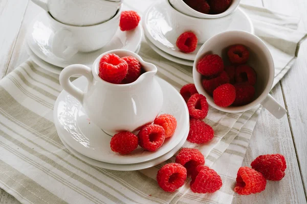 Fresh ripe raspberries — Stock Photo, Image