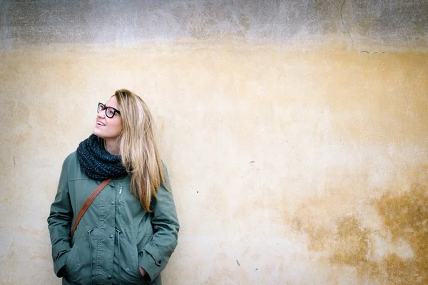 Retrato de mujer joven —  Fotos de Stock