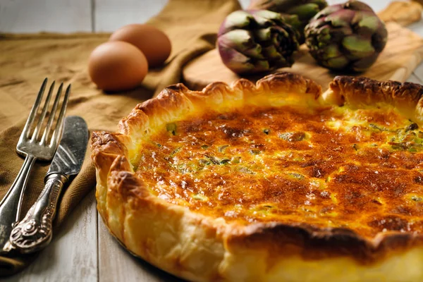 Quiche com cogumelos e alcachofras — Fotografia de Stock