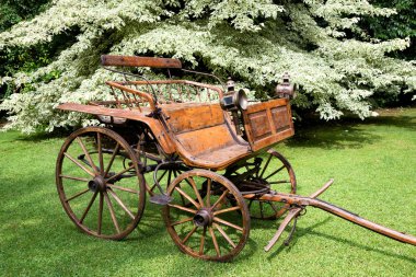 old wooden carriage clipart