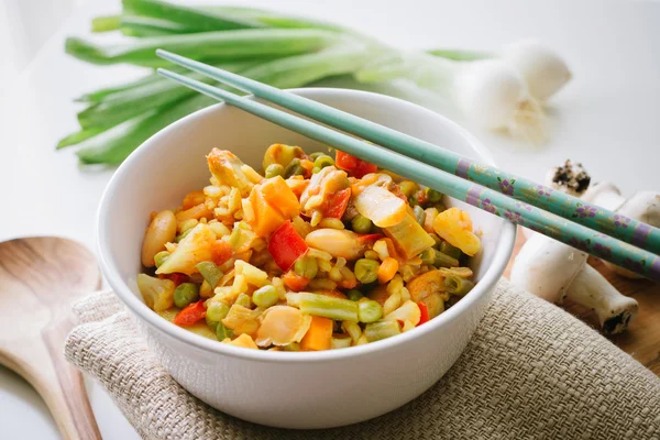 Vegetarian paella in bowl — Stock Photo, Image