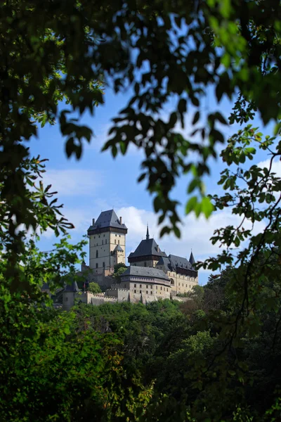 哥特式的皇家城堡卡尔施泰因 — 图库照片